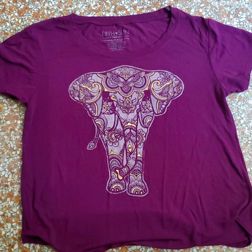 Fifth & Sun elephant shirt with gold accents sz Medium